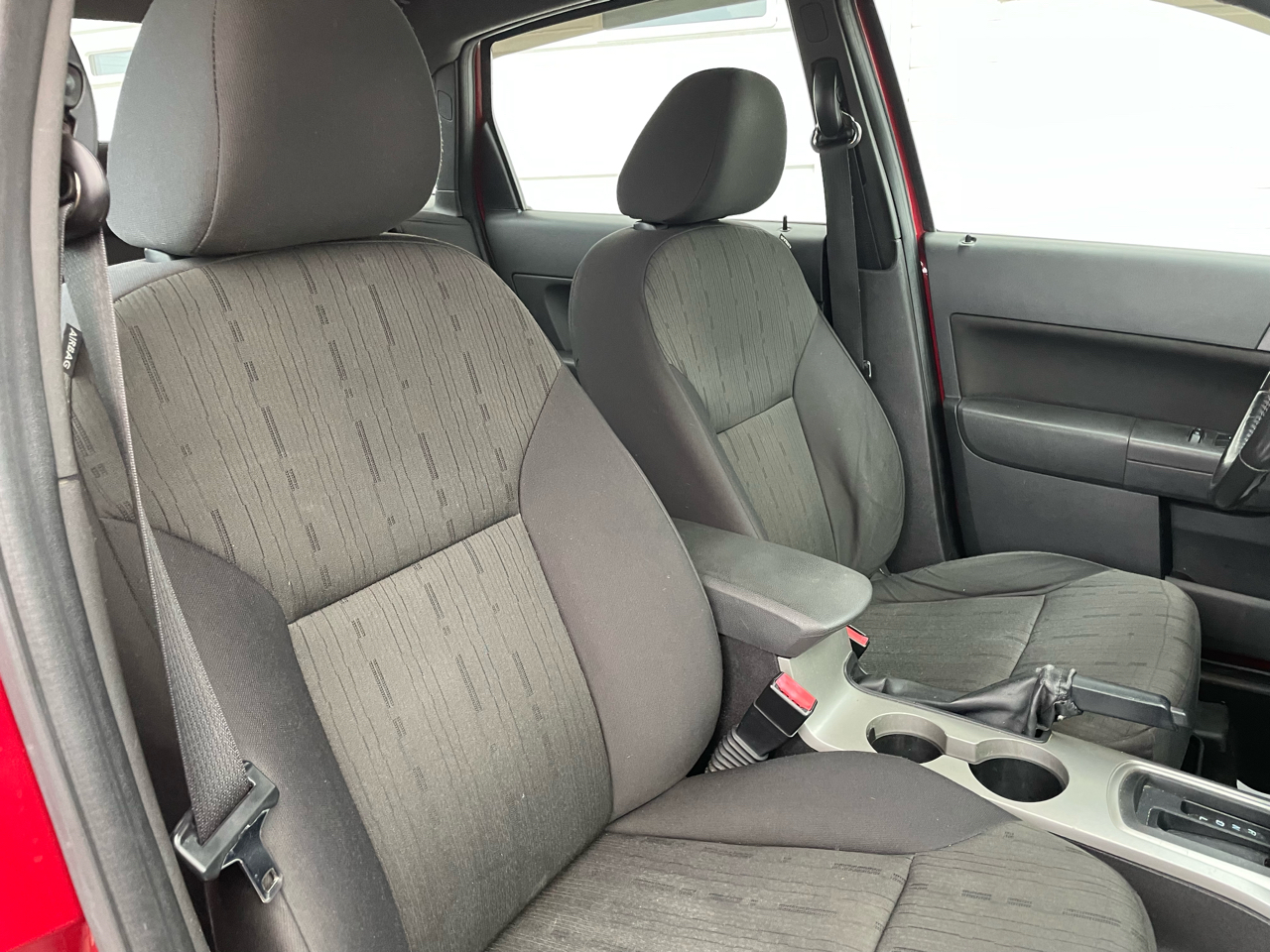 Ford Focus SE Sedan 2011