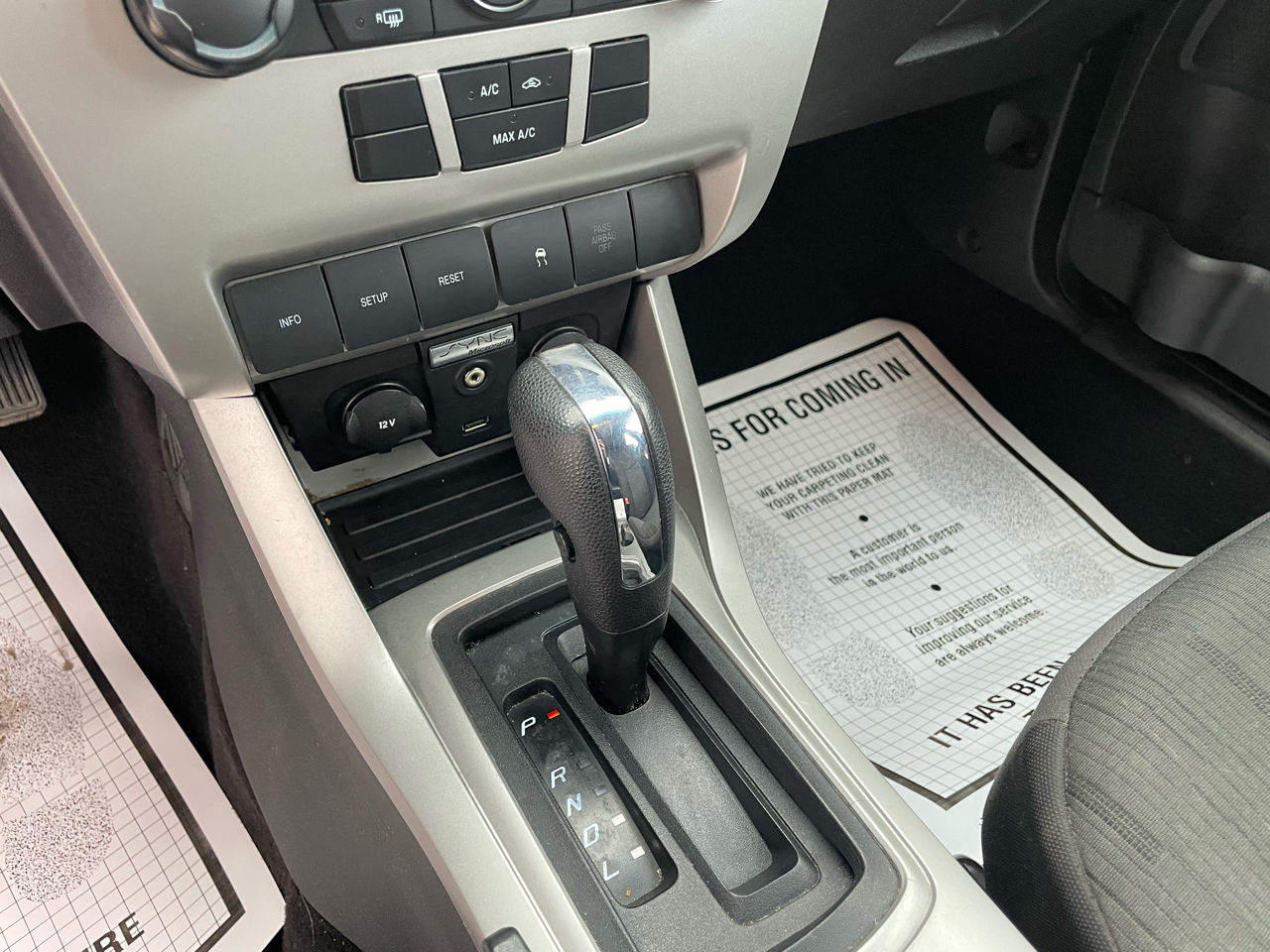 Ford Focus SE Sedan 2011