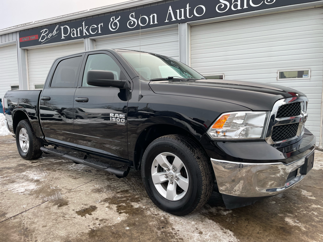 RAM 1500 Classic Tradesman Crew Cab SWB 2WD 2021
