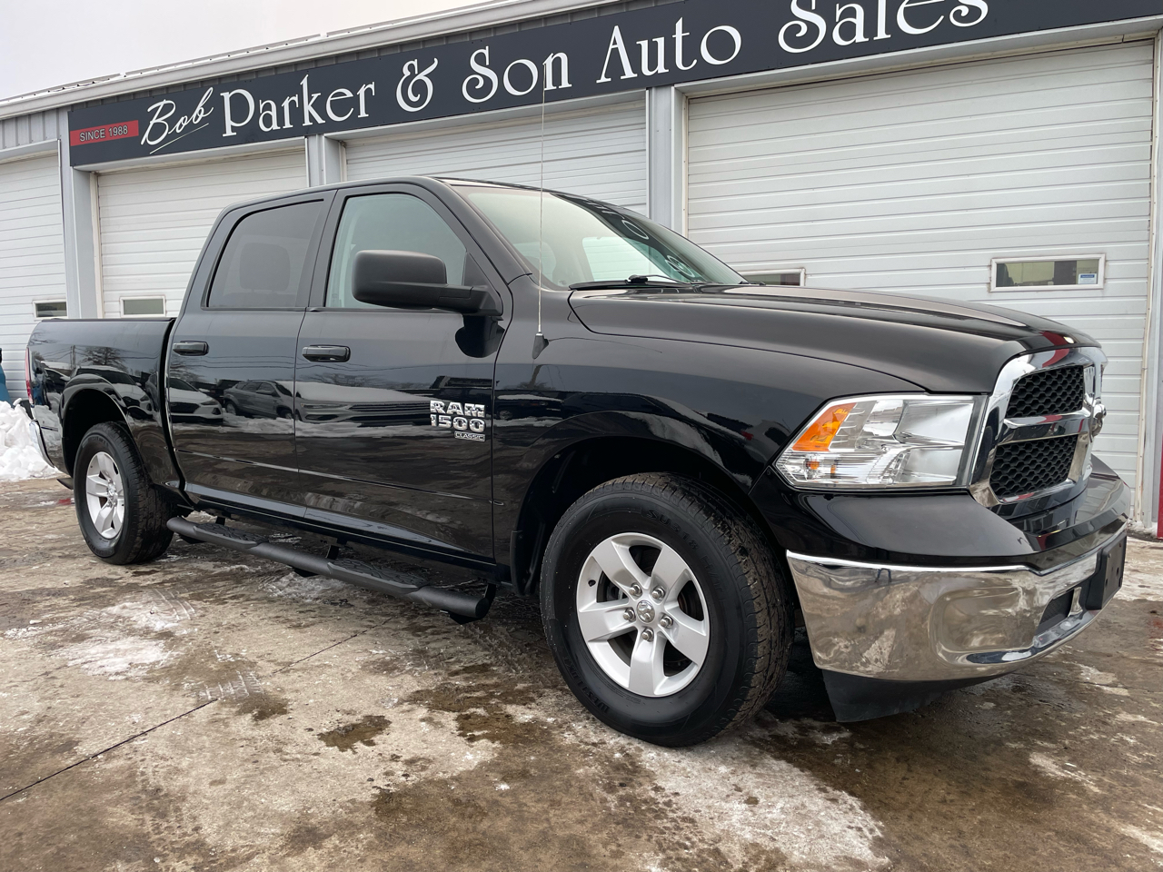 RAM 1500 Classic Tradesman Crew Cab SWB 2WD 2021