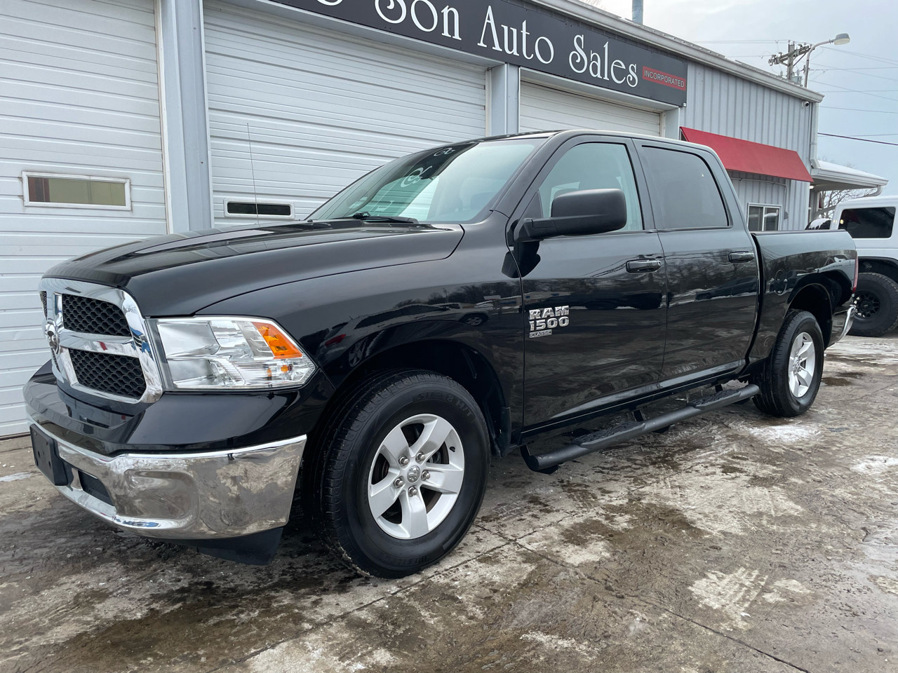 RAM 1500 Classic Tradesman Crew Cab SWB 2WD 2021
