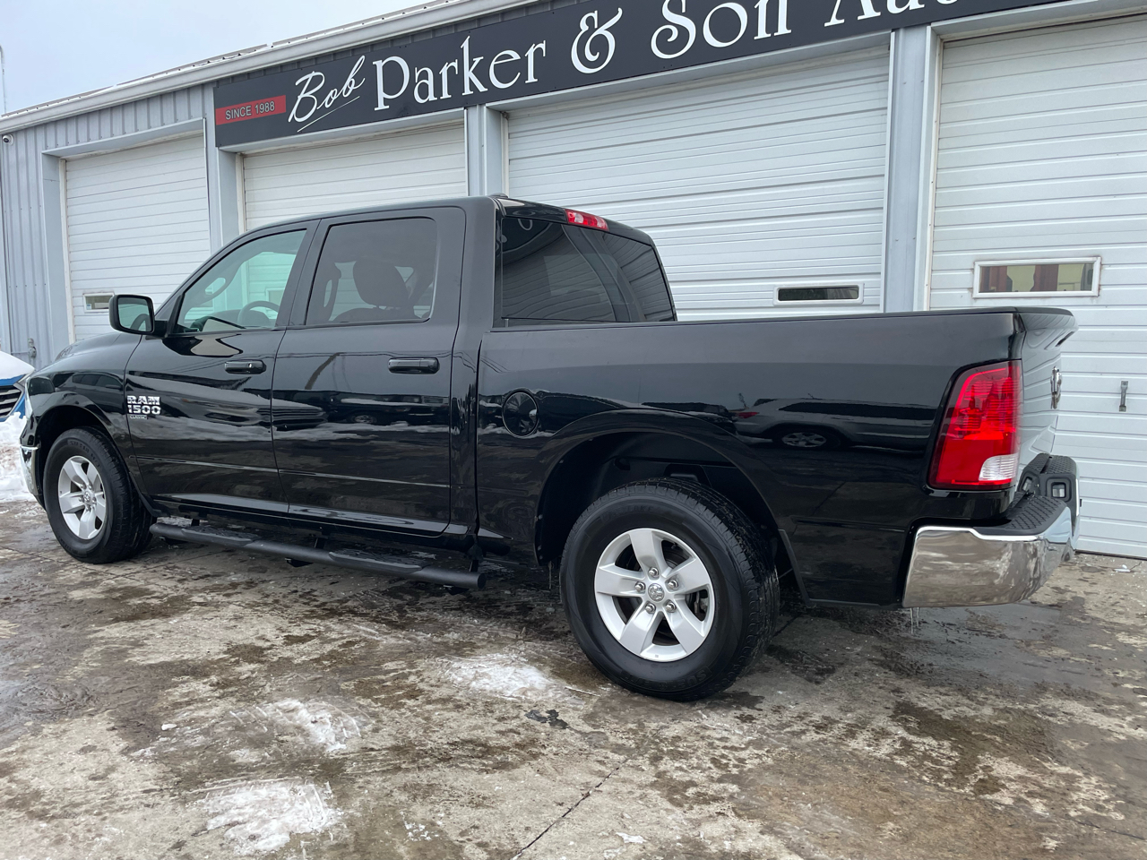 RAM 1500 Classic Tradesman Crew Cab SWB 2WD 2021