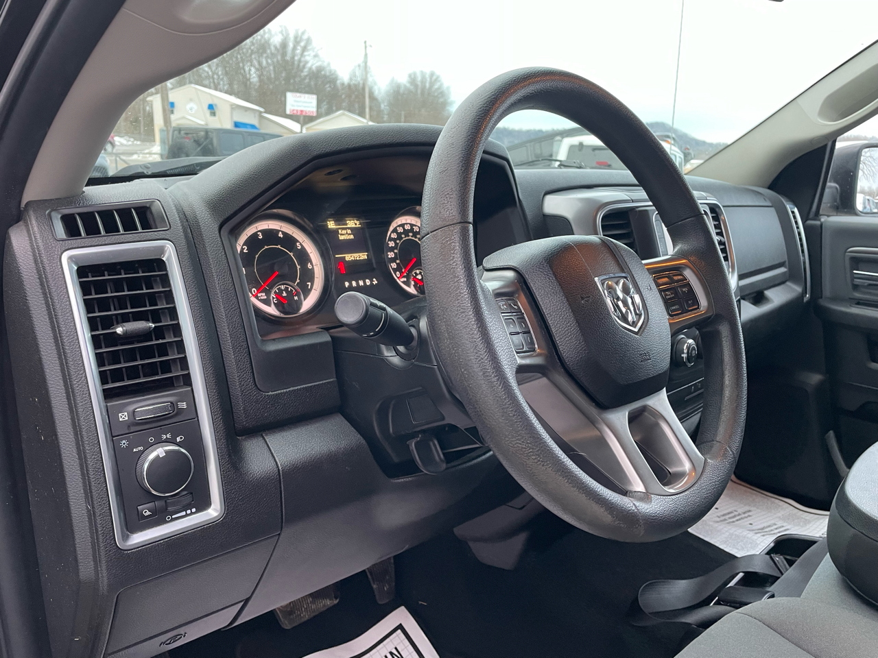 RAM 1500 Classic Tradesman Crew Cab SWB 2WD 2021