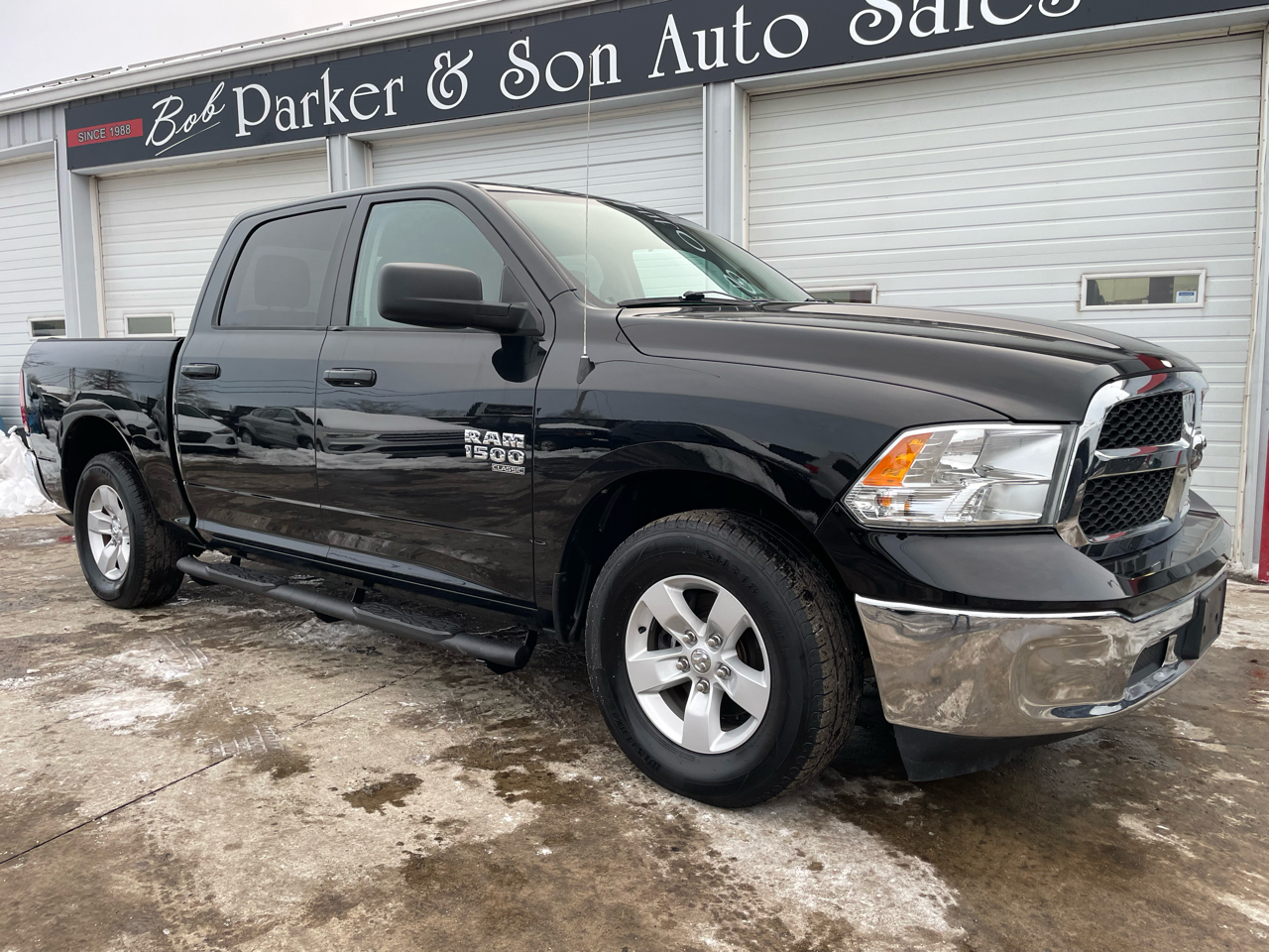 RAM 1500 Classic Tradesman Crew Cab SWB 2WD 2021