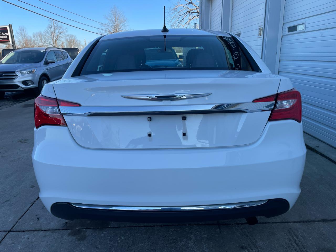 Chrysler 200 Touring 2013