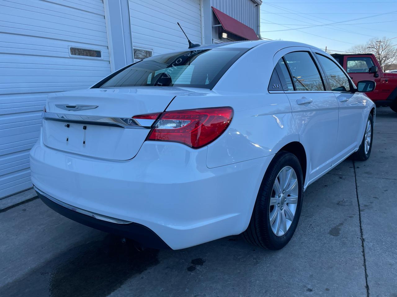 Chrysler 200 Touring 2013