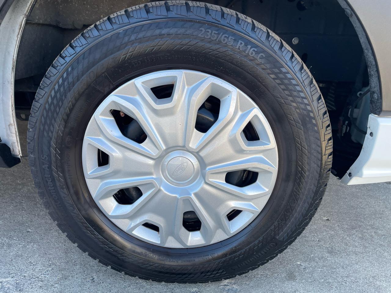 Ford Transit 350 Wagon Low Roof XL w/Sliding Pass. 148-in. WB 2023