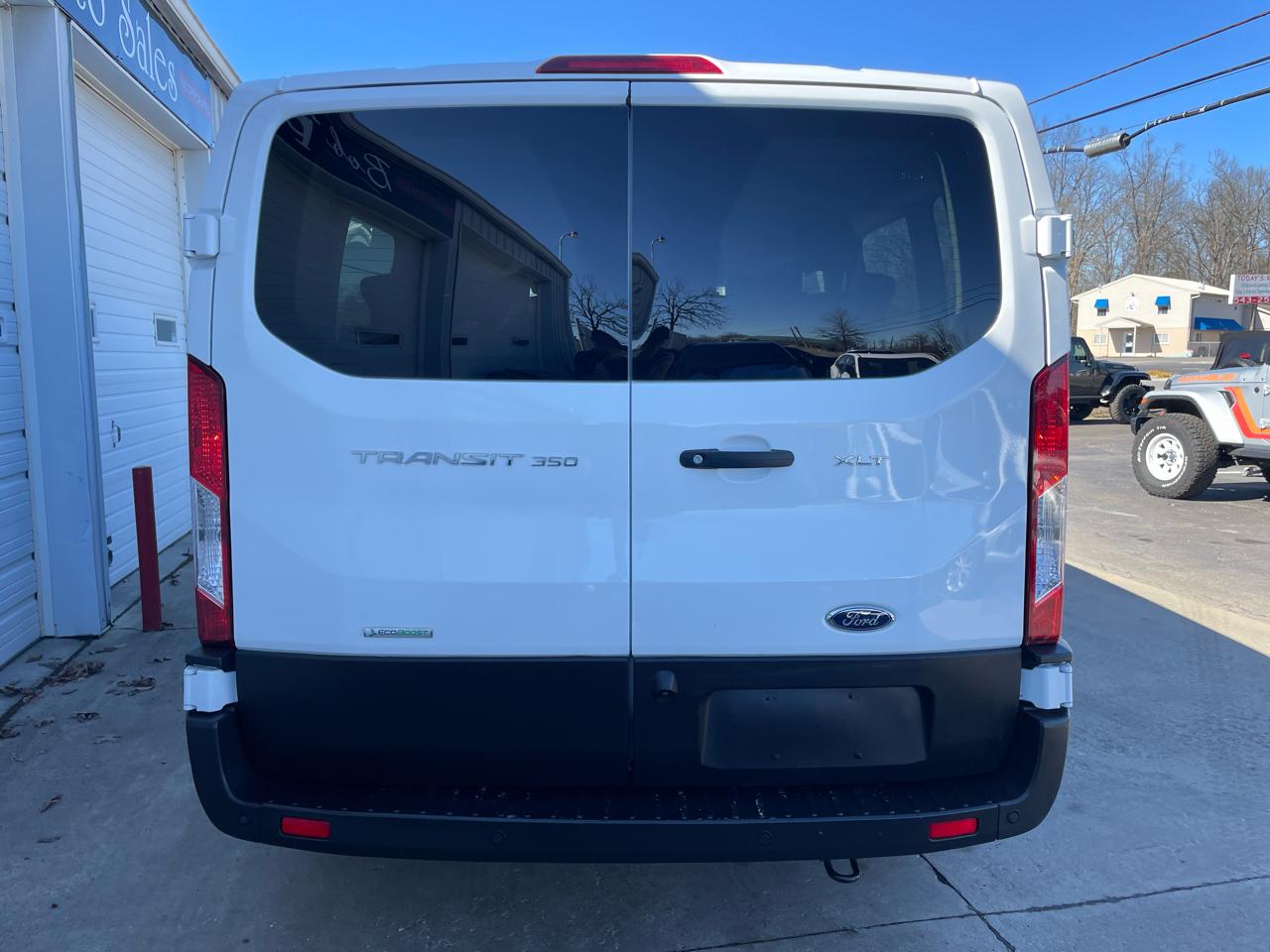 Ford Transit 350 Wagon Low Roof XL w/Sliding Pass. 148-in. WB 2023