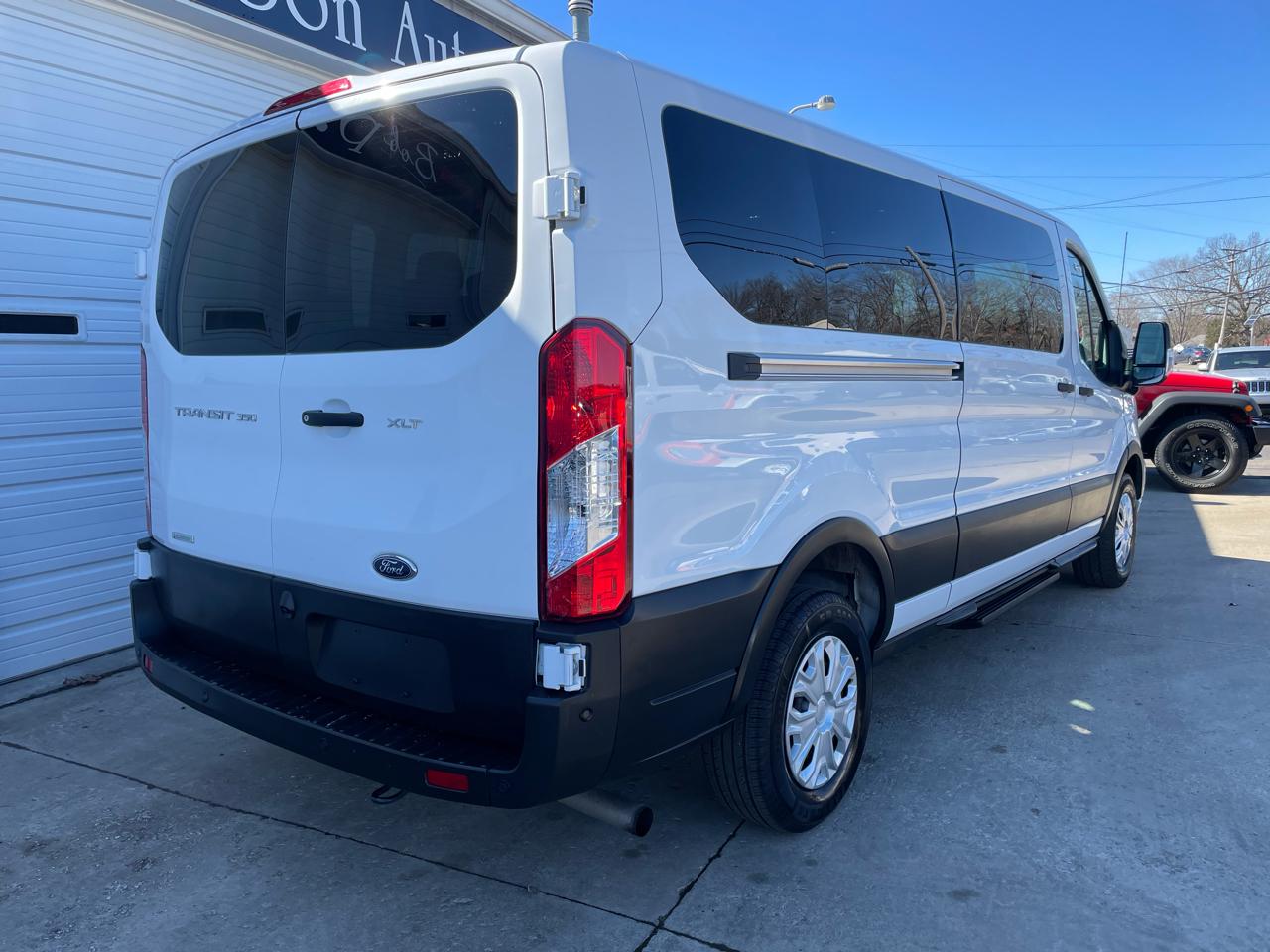 Ford Transit 350 Wagon Low Roof XL w/Sliding Pass. 148-in. WB 2023