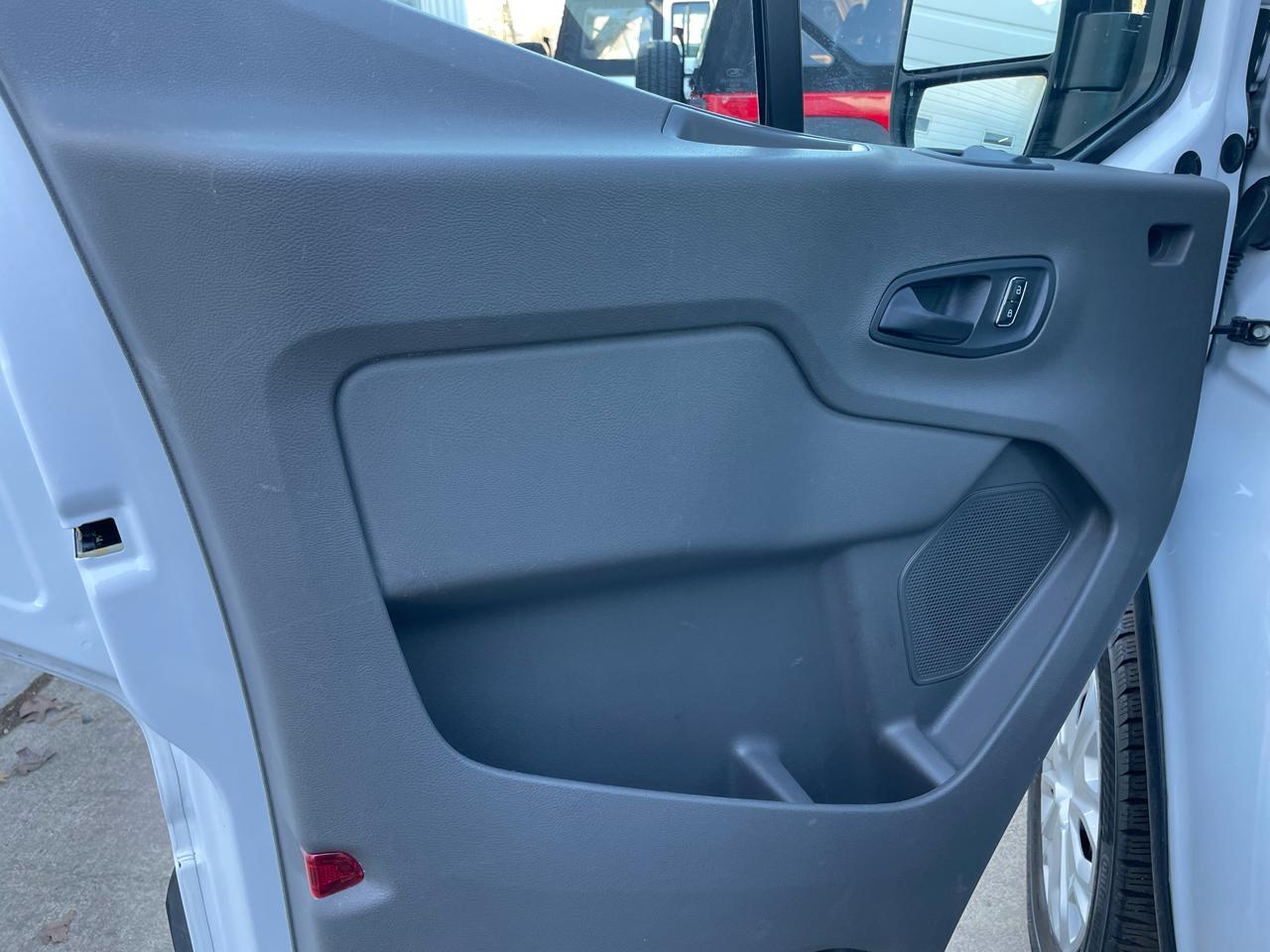 Ford Transit 350 Wagon Low Roof XL w/Sliding Pass. 148-in. WB 2023