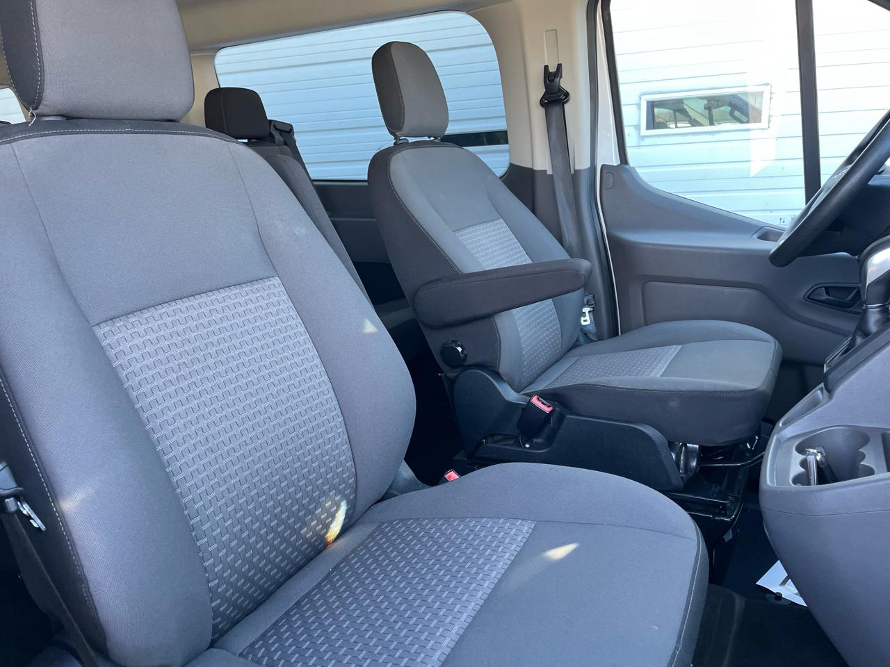 Ford Transit 350 Wagon Low Roof XL w/Sliding Pass. 148-in. WB 2023