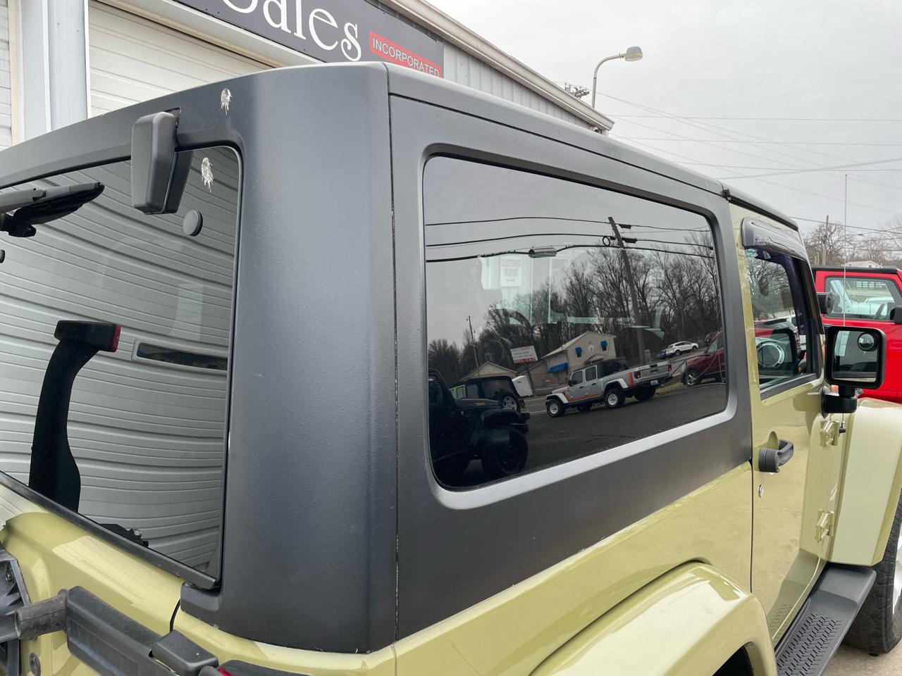 Jeep Wrangler Sahara 4WD 2013