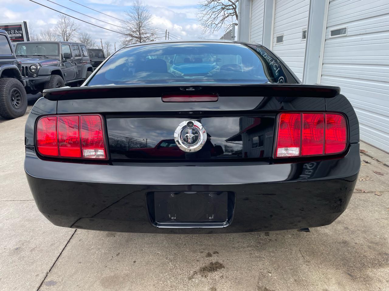 Ford Mustang V6 Premium Coupe 2008