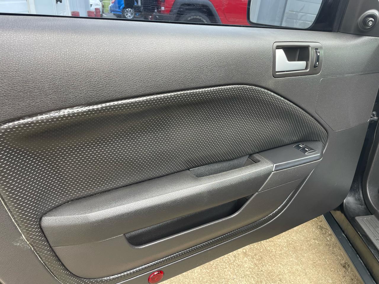 Ford Mustang V6 Premium Coupe 2008