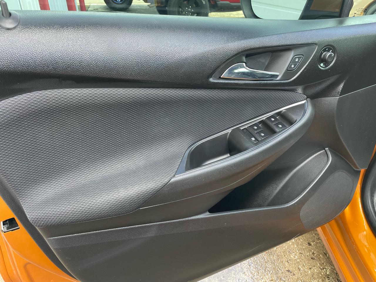 Chevrolet Cruze LT Auto Hatchback 2017