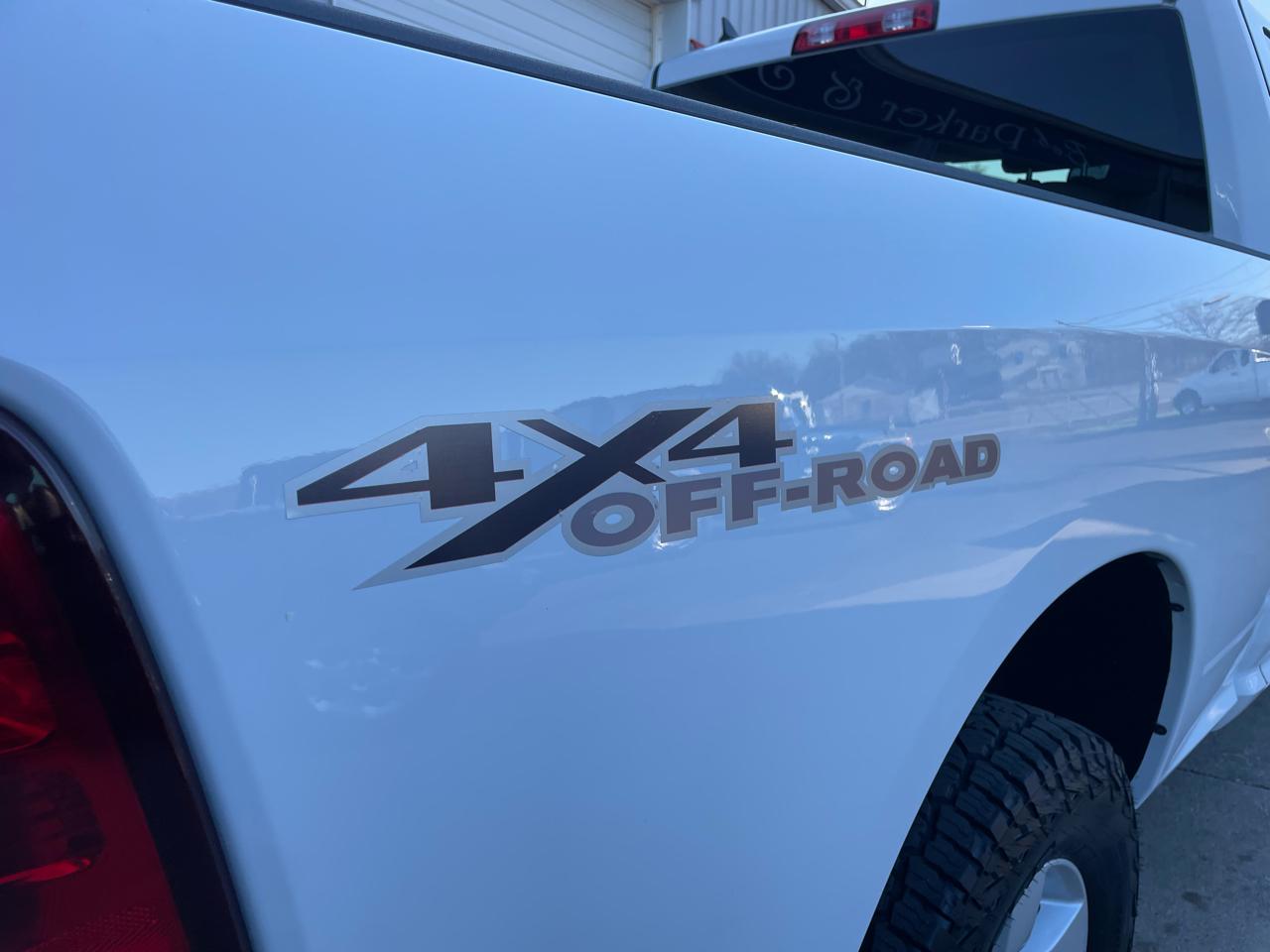 RAM 1500 Classic Tradesman Quad Cab 4WD 2022