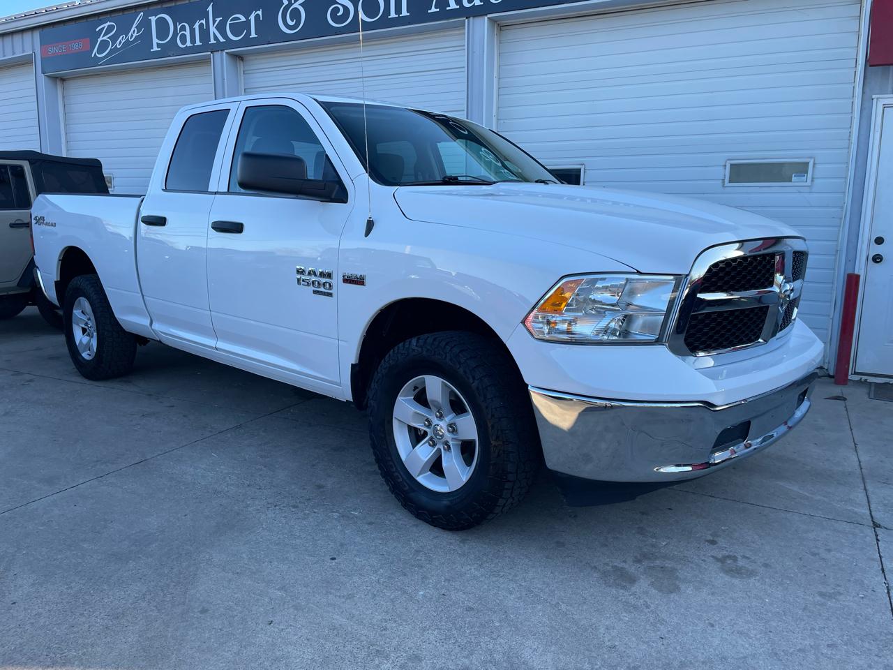 RAM 1500 Classic Tradesman Quad Cab 4WD 2022