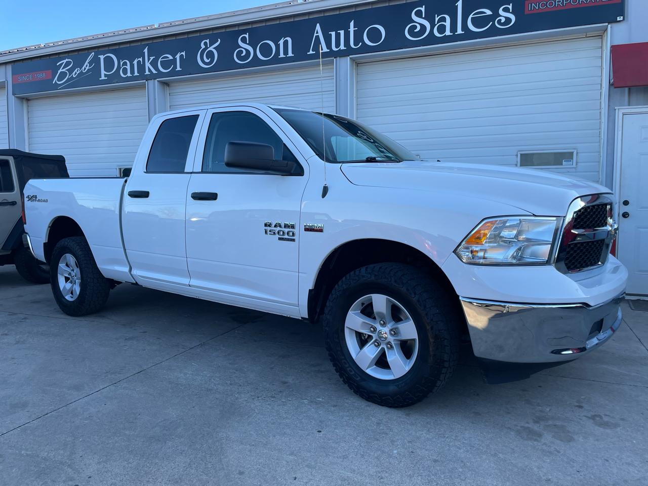 RAM 1500 Classic Tradesman Quad Cab 4WD 2022