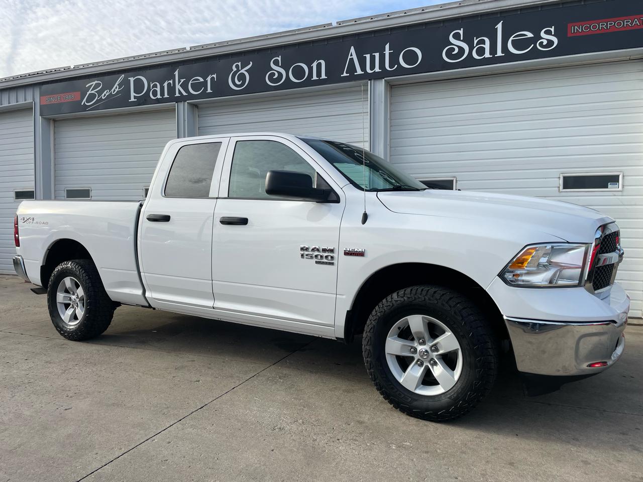 RAM 1500 Classic Tradesman Quad Cab 4WD 2022