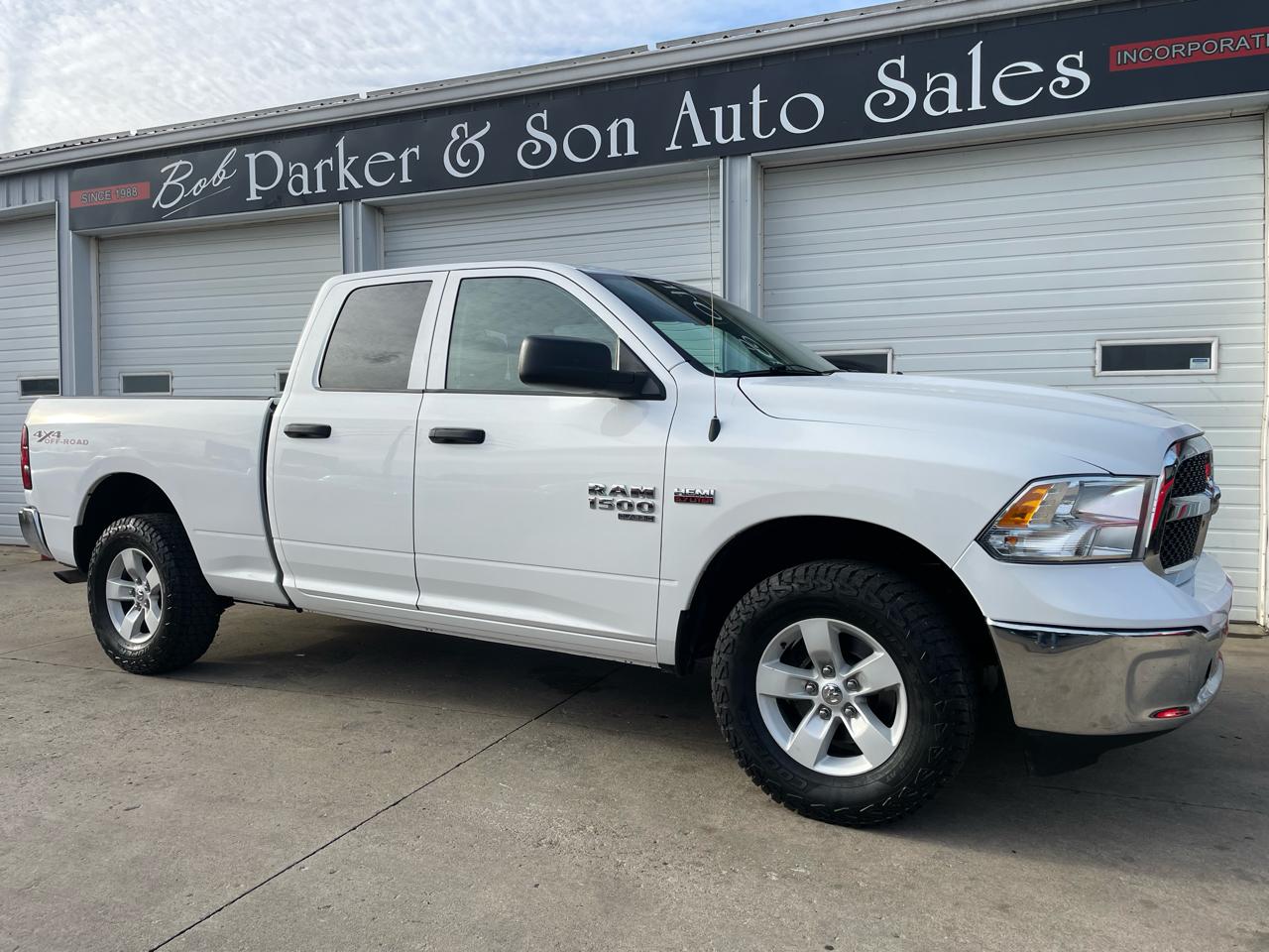 RAM 1500 Classic Tradesman Quad Cab 4WD 2022