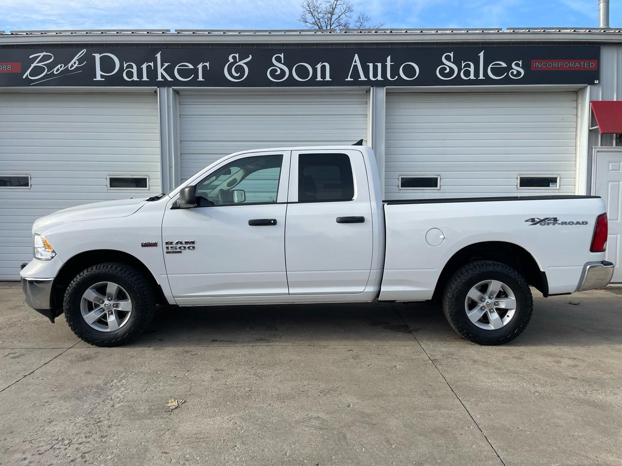 RAM 1500 Classic Tradesman Quad Cab 4WD 2022