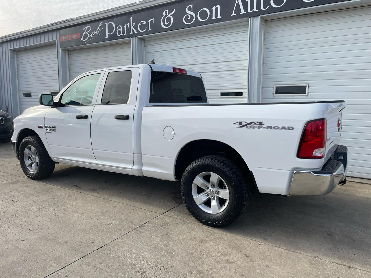 RAM 1500 Classic Tradesman Quad Cab 4WD 2022