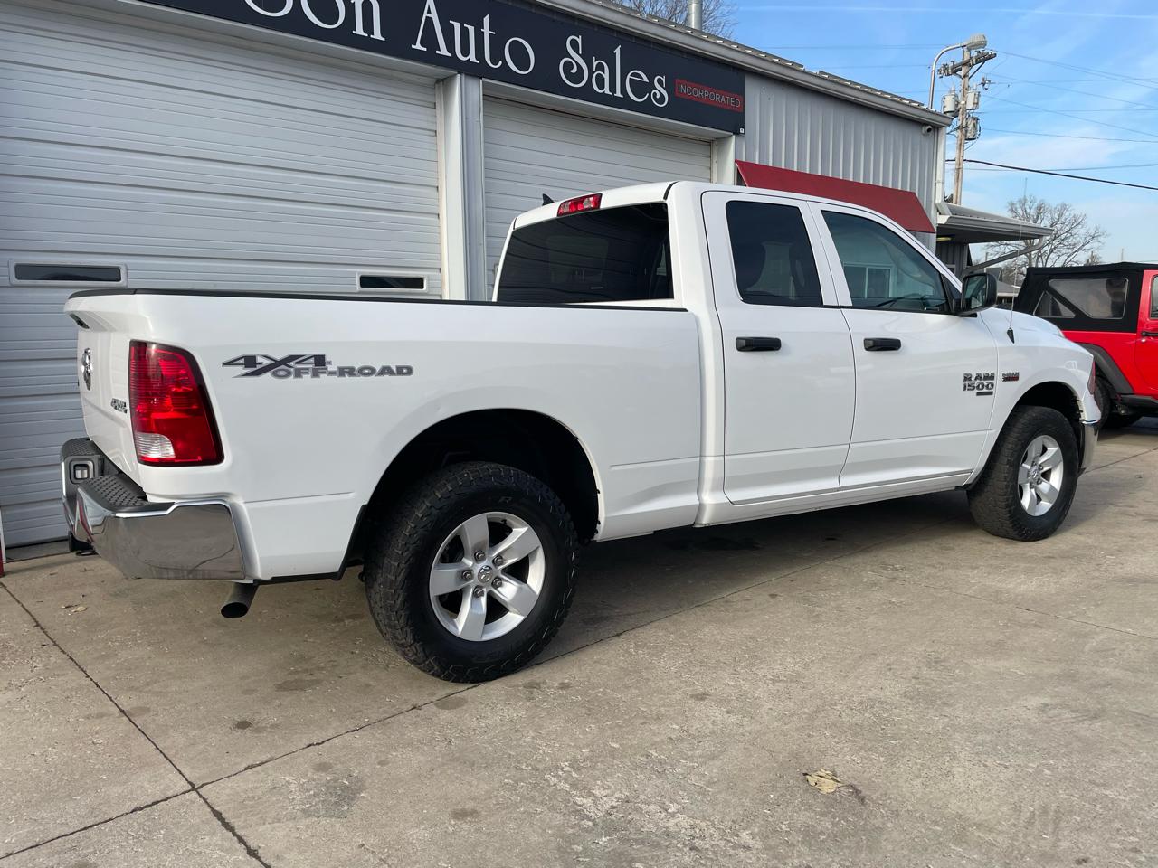 RAM 1500 Classic Tradesman Quad Cab 4WD 2022