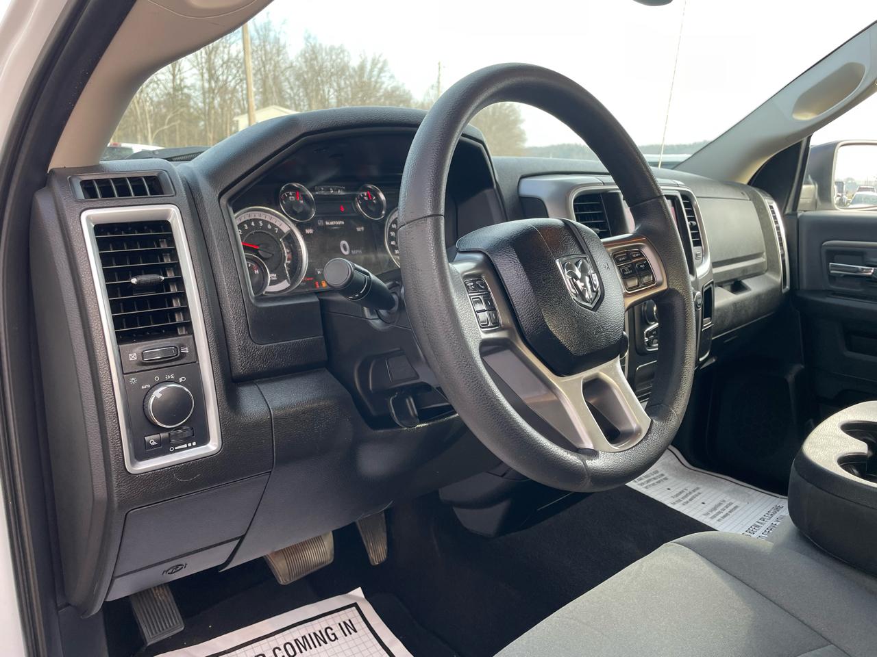 RAM 1500 Classic Tradesman Quad Cab 4WD 2022