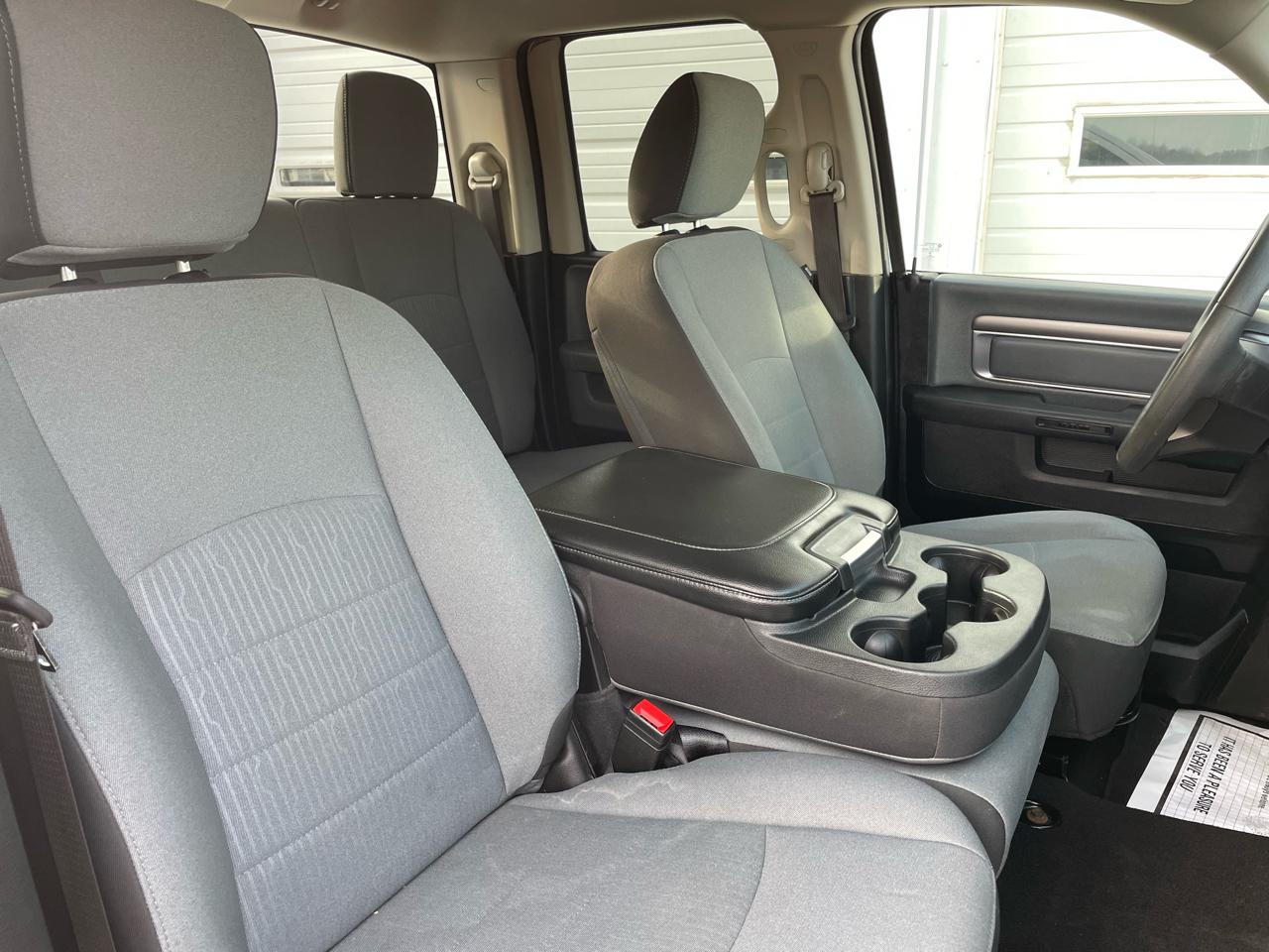 RAM 1500 Classic Tradesman Quad Cab 4WD 2022