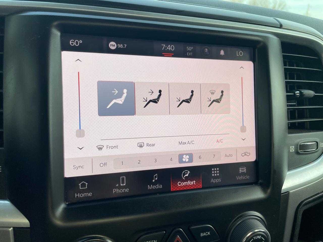 RAM 1500 Classic Tradesman Quad Cab 4WD 2022