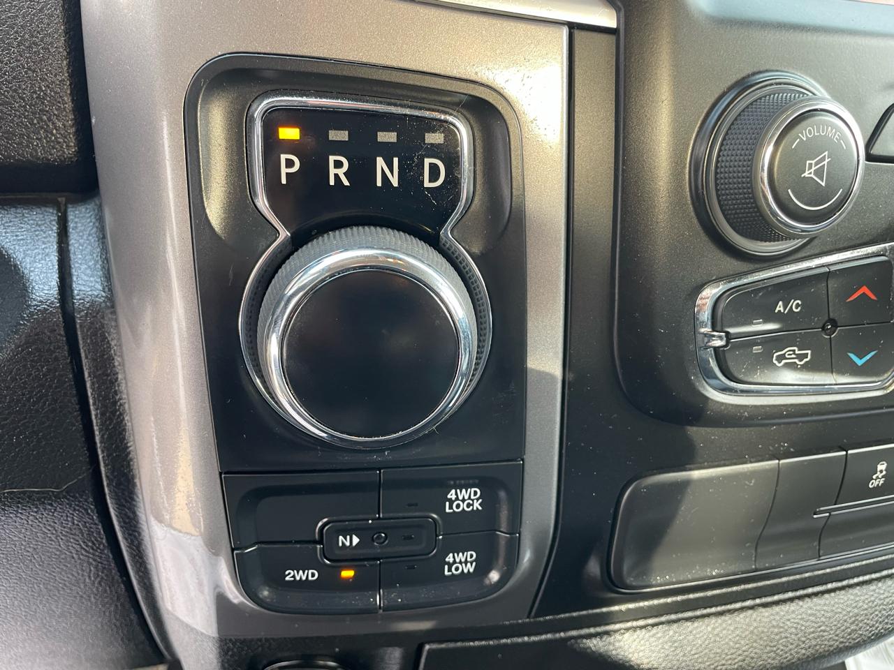 RAM 1500 Classic Tradesman Quad Cab 4WD 2022