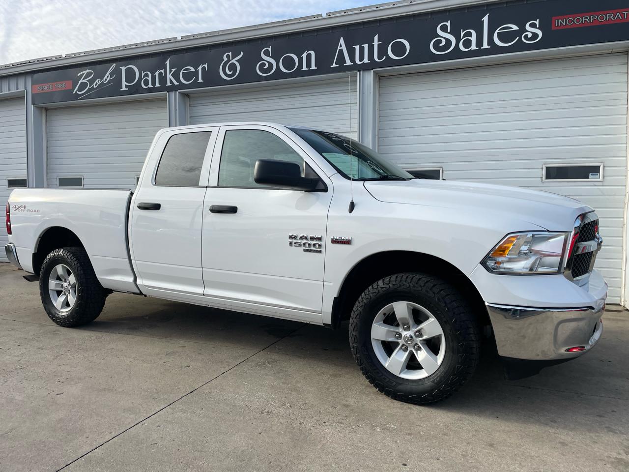 RAM 1500 Classic Tradesman Quad Cab 4WD 2022