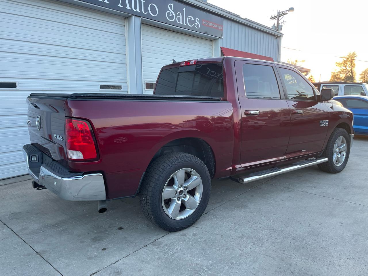 RAM 1500 4WD Crew Cab 140.5" Big Horn 2016