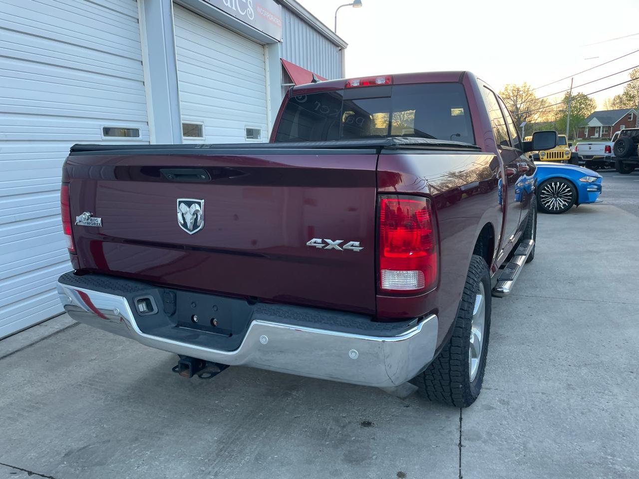 RAM 1500 4WD Crew Cab 140.5" Big Horn 2016
