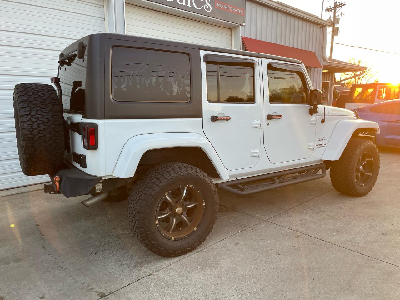 Jeep Wrangler Unlimited Sahara 4WD 2017