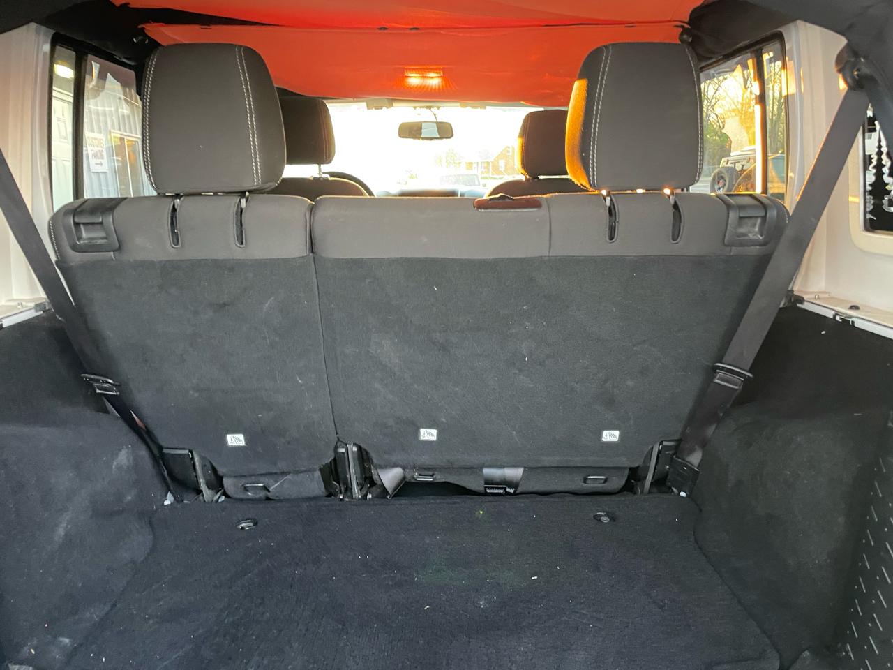 Jeep Wrangler Unlimited Sahara 4WD 2017