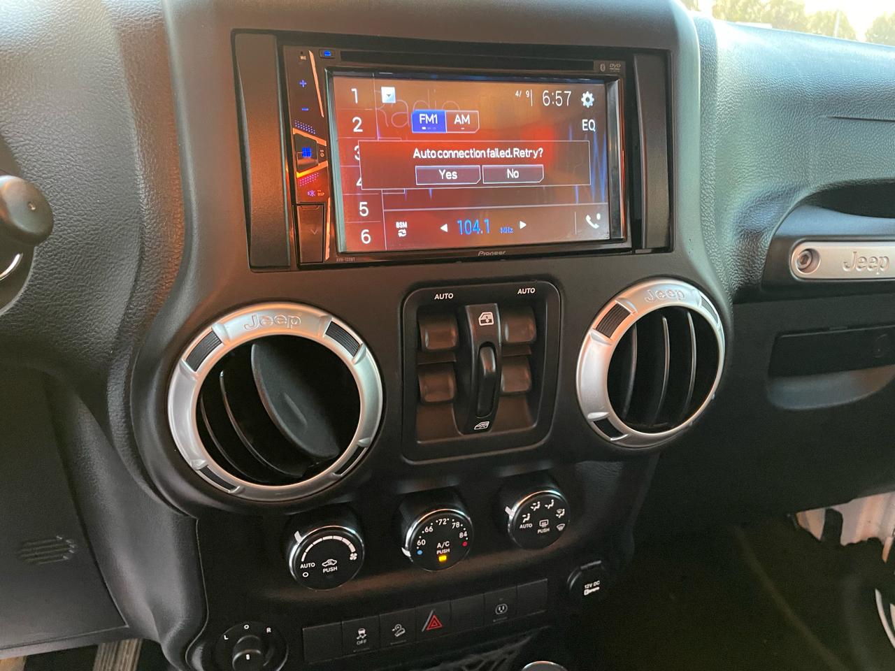 Jeep Wrangler Unlimited Sahara 4WD 2017