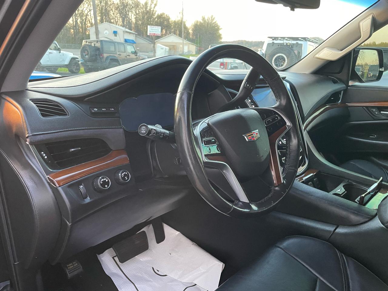 Cadillac Escalade Luxury 4WD 2018