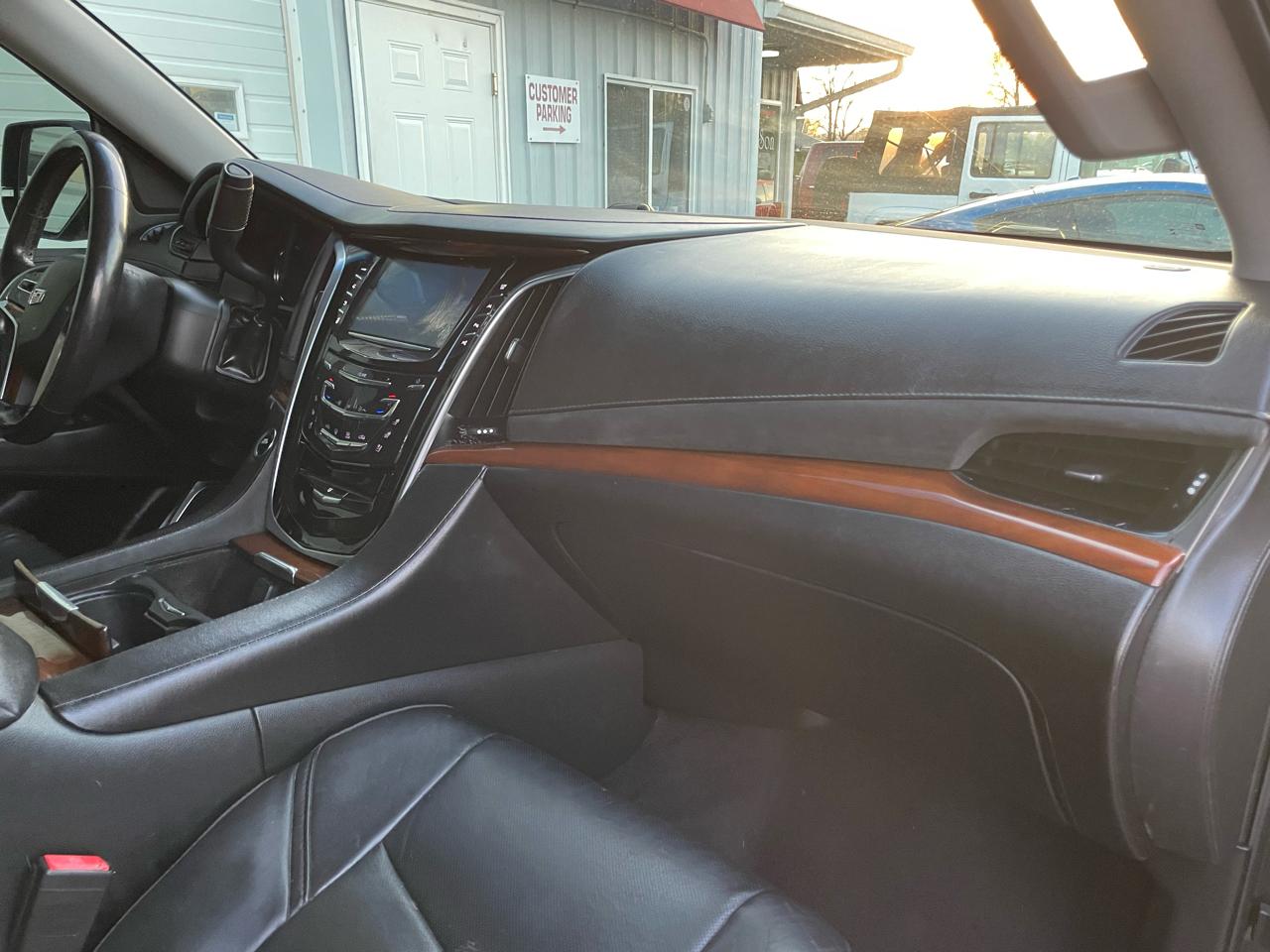 Cadillac Escalade Luxury 4WD 2018