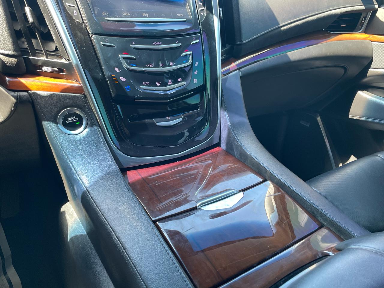 Cadillac Escalade Luxury 4WD 2018
