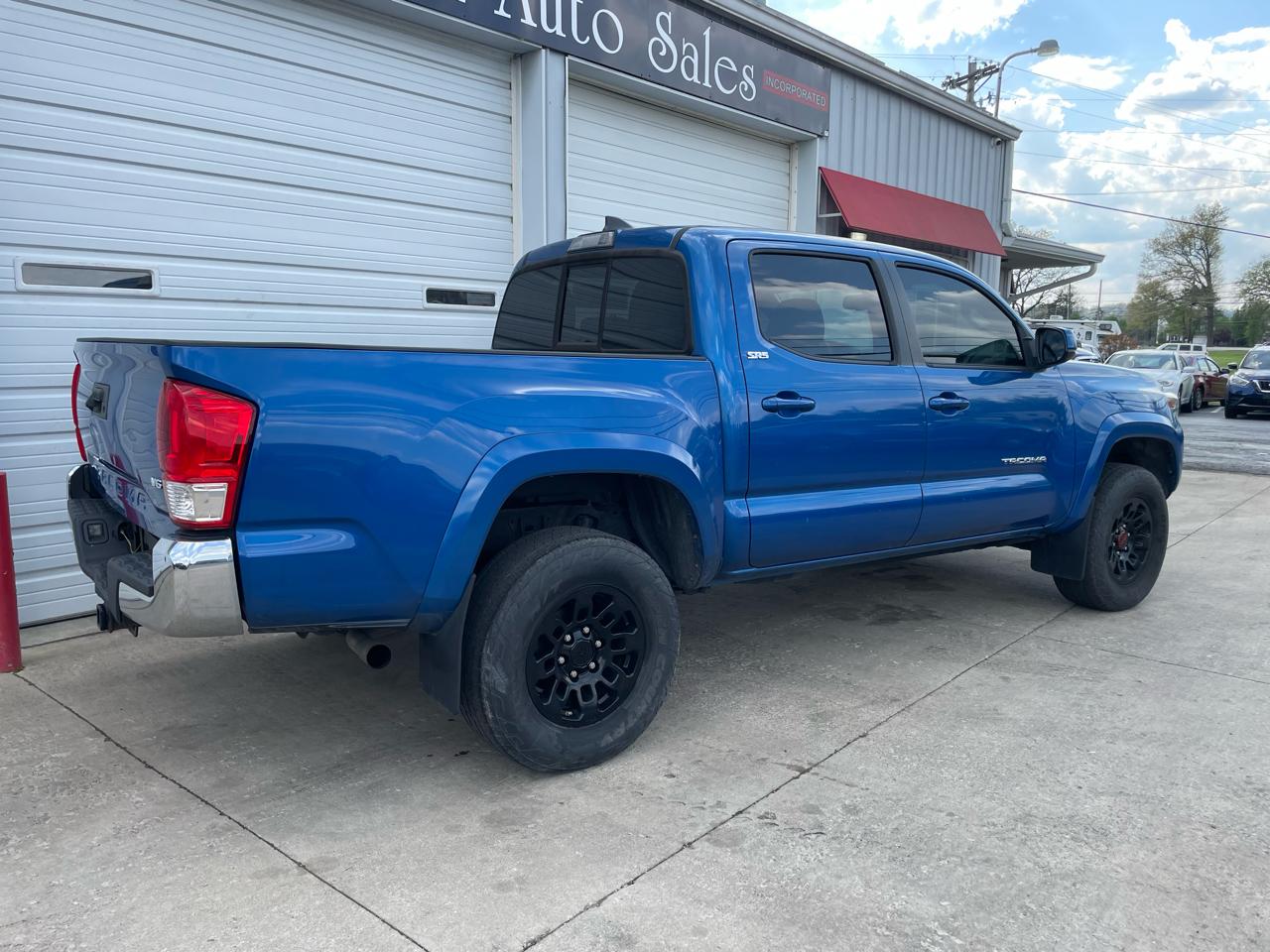 Toyota Tacoma 2WD Double Cab V6 AT SR5 (Natl) 2016