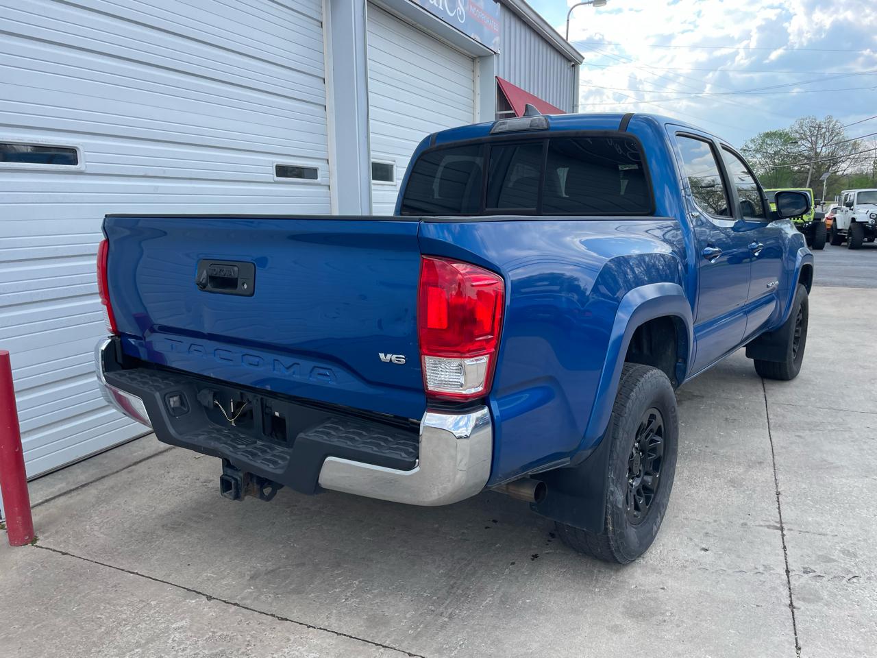 Toyota Tacoma 2WD Double Cab V6 AT SR5 (Natl) 2016