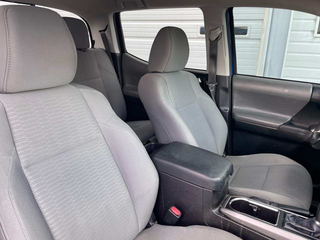 Toyota Tacoma 2WD Double Cab V6 AT SR5 (Natl) 2016