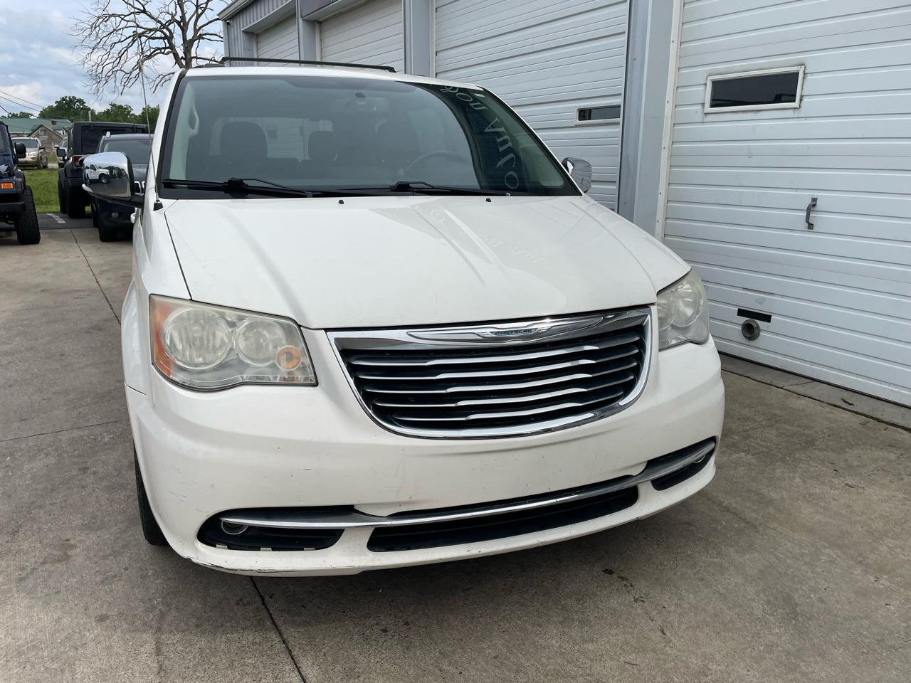 Chrysler Town & Country Touring-L 2013