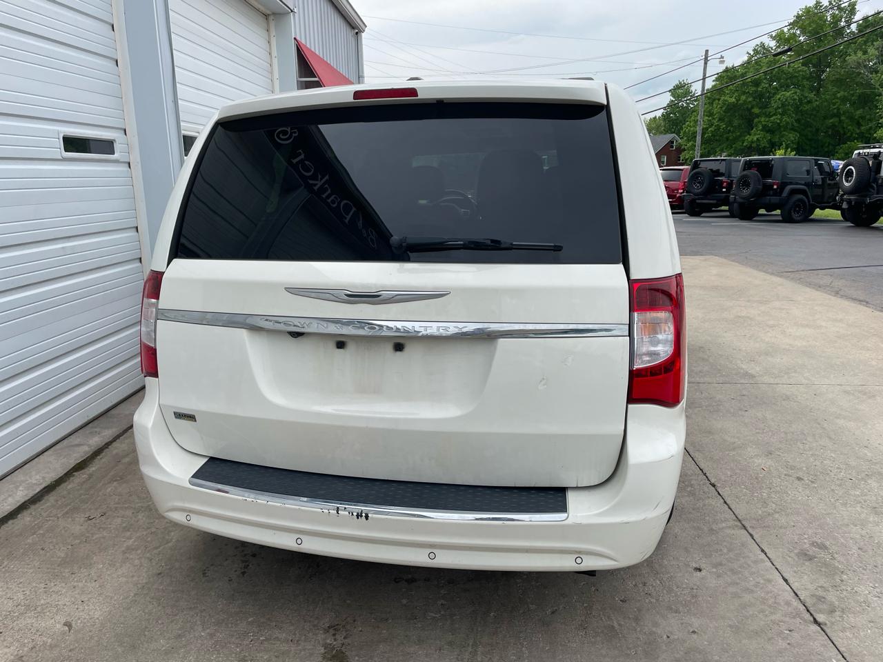 Chrysler Town & Country Touring-L 2013