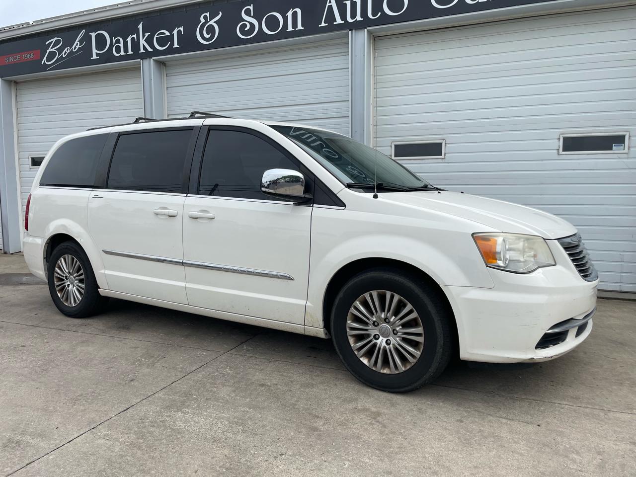 Chrysler Town & Country Touring-L 2013