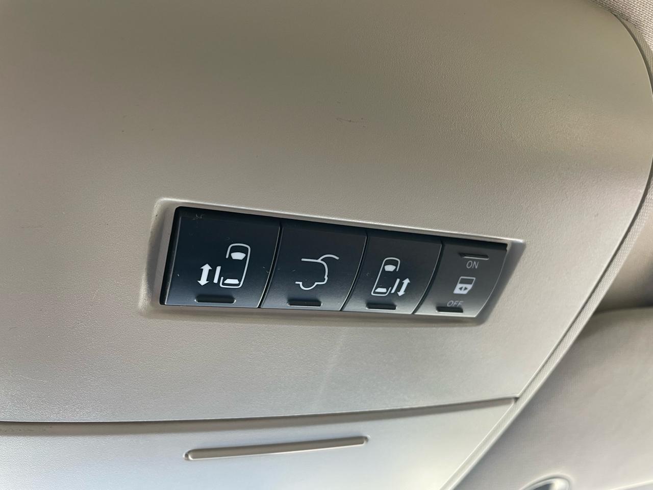 Chrysler Town & Country Touring-L 2013