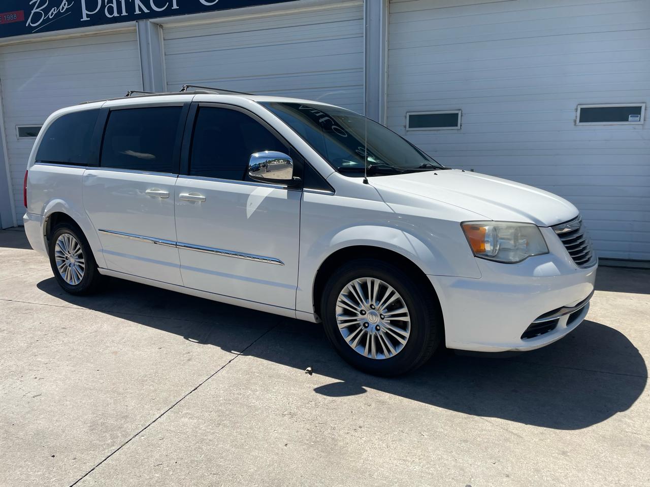 Chrysler Town & Country Touring-L 2013