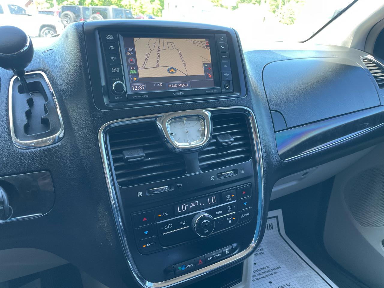 Chrysler Town & Country Touring-L 2013