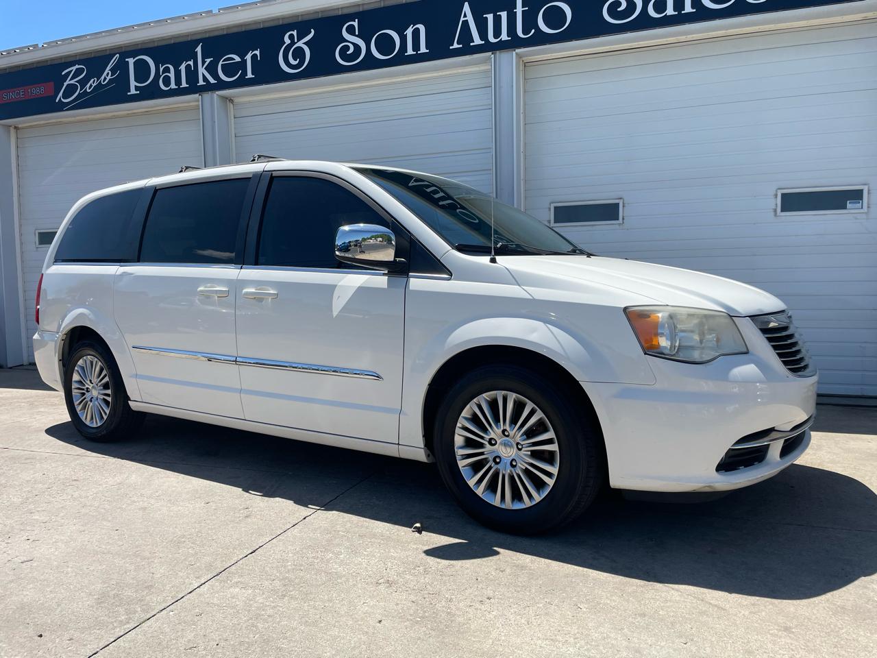 Chrysler Town & Country Touring-L 2013